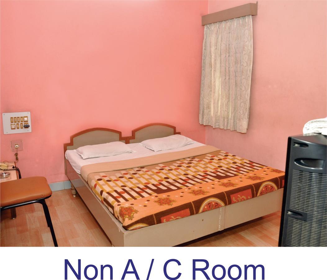 Hotel Baba Rajkot Dış mekan fotoğraf