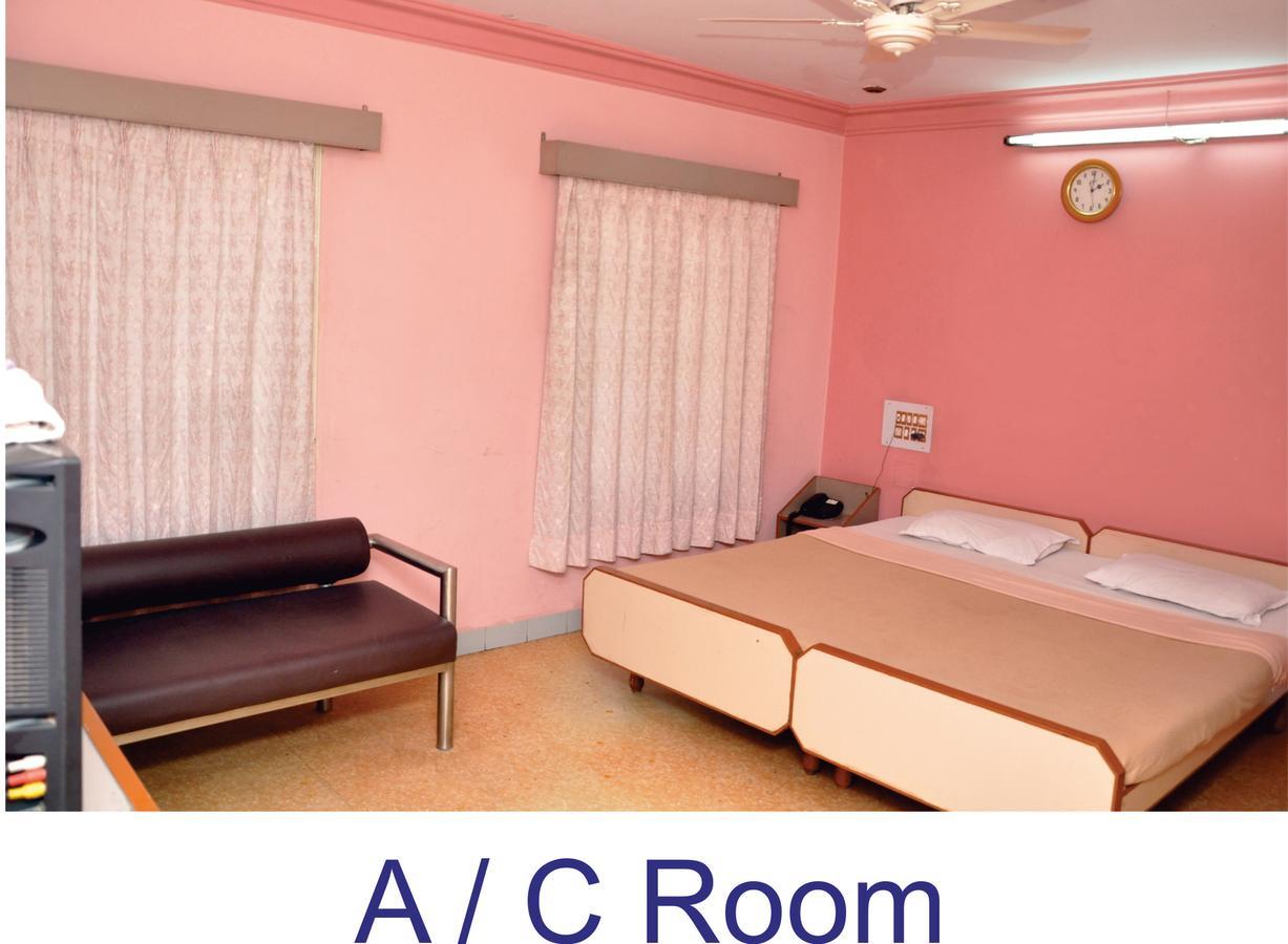 Hotel Baba Rajkot Dış mekan fotoğraf